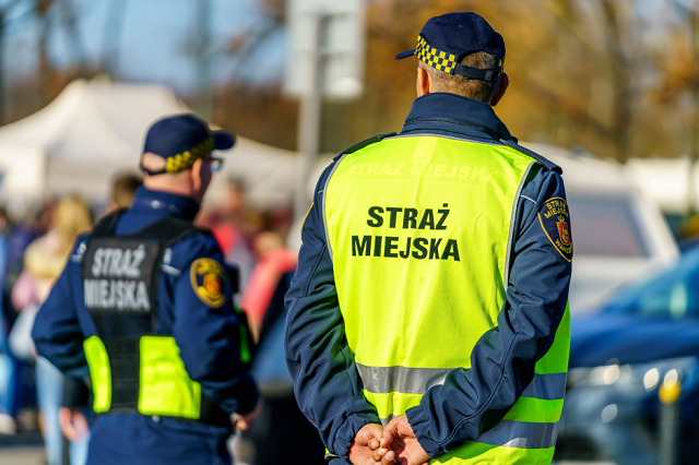 Straż miejska podczas patrolu